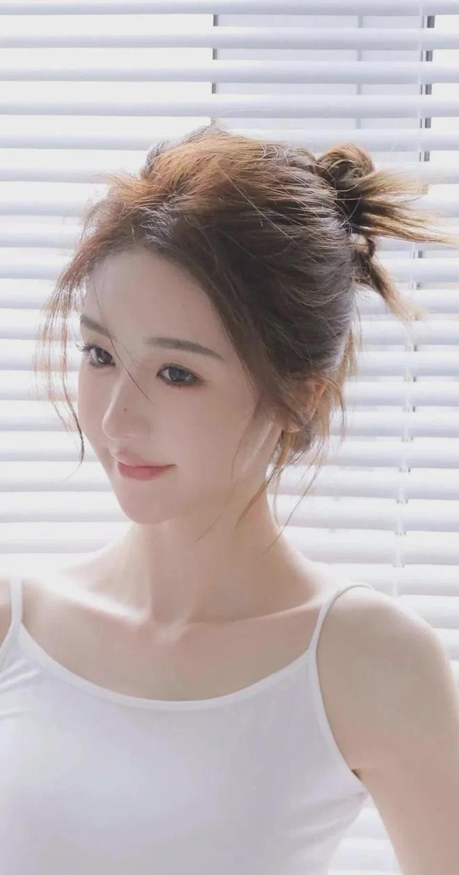着洗衣机我从后面c爱游戏平台妈妈扶